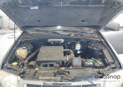 2009 Ford Escape Xlt z USA, uszkodzony, nr VIN 1FMCU93GX9KA56846